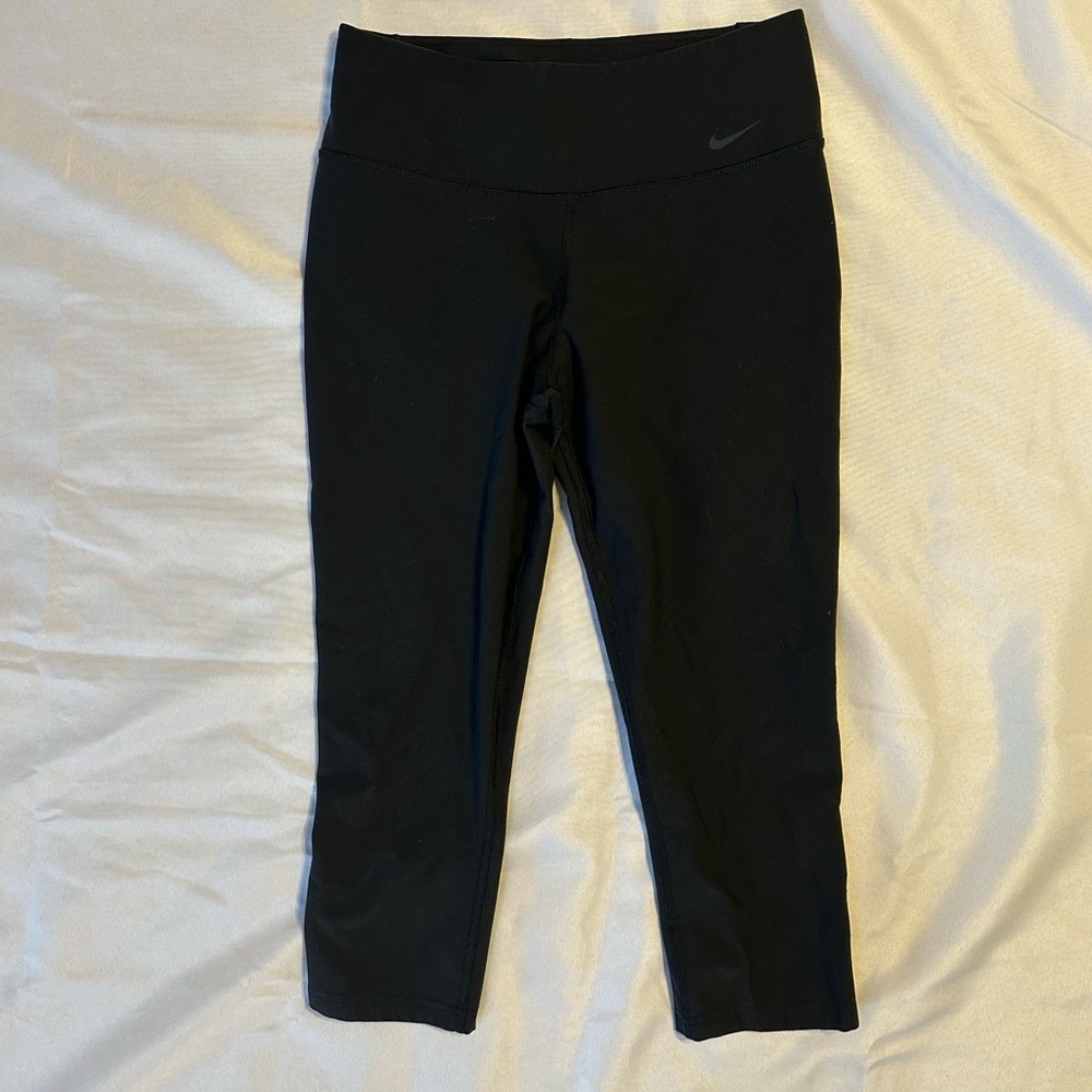 Nike Dri-Fit Women’s Capri Leggings - SIZE SMALL